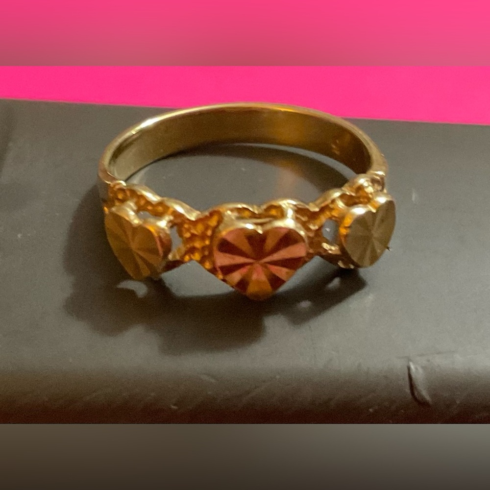 Beverly Hills Gold: vintage 14k. Yellow Solid gold Triple heart size 5 band ring